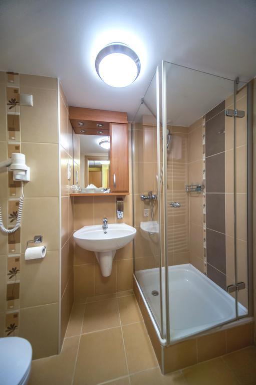 Duna Hotel Paks Kültér fotó