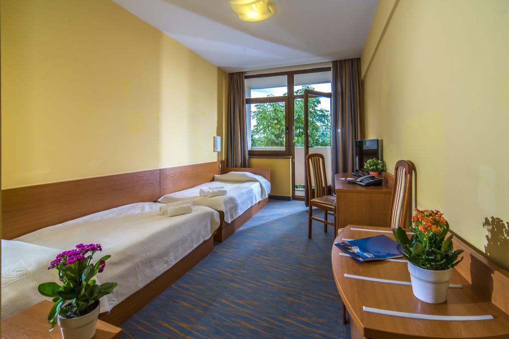 Duna Hotel Paks Kültér fotó