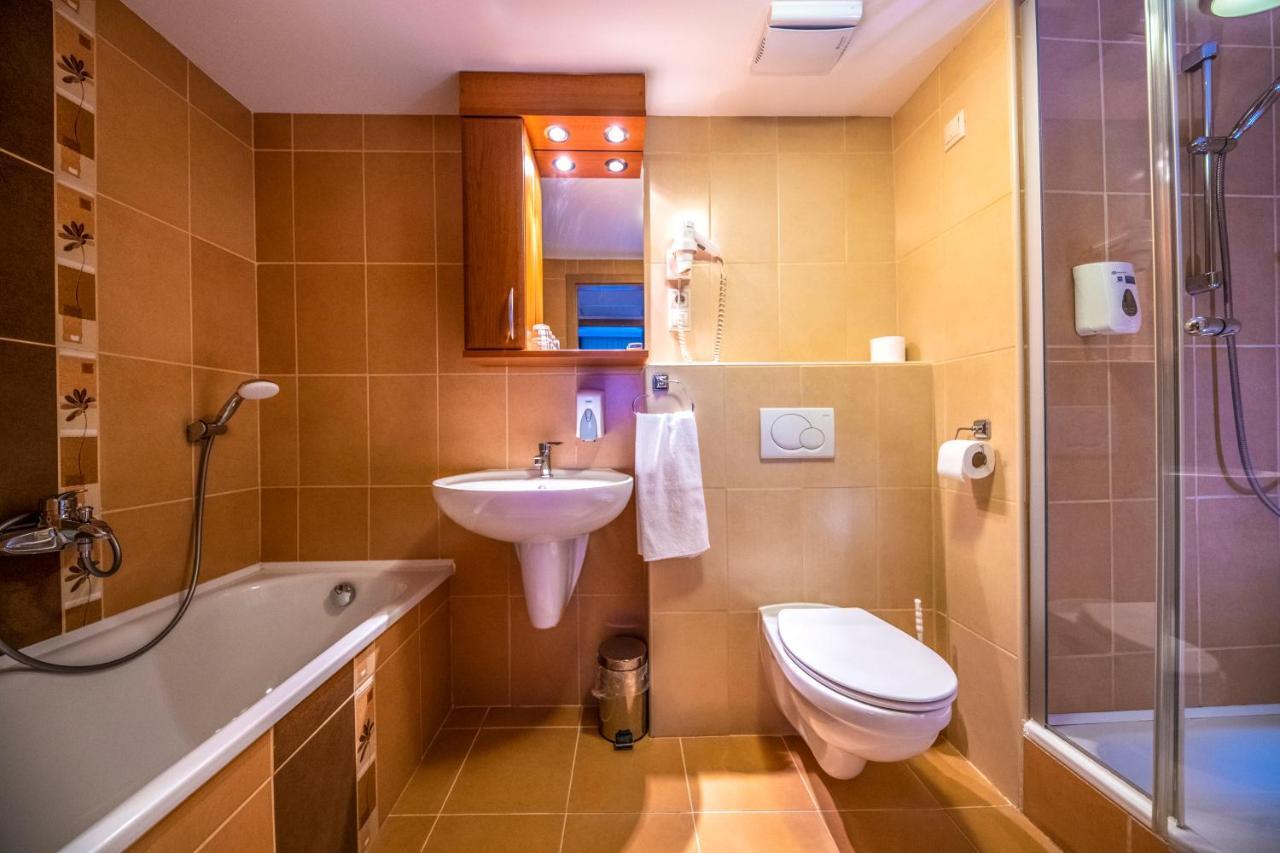 Duna Hotel Paks Kültér fotó